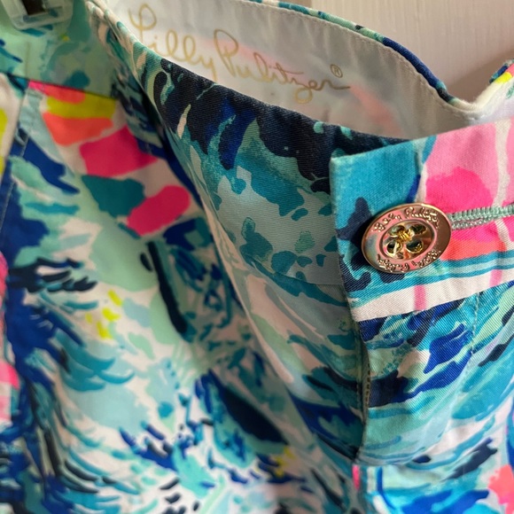 Lilly Pulitzer Callahan Shorts in Hey Bay Bay - Picture 2 of 4
